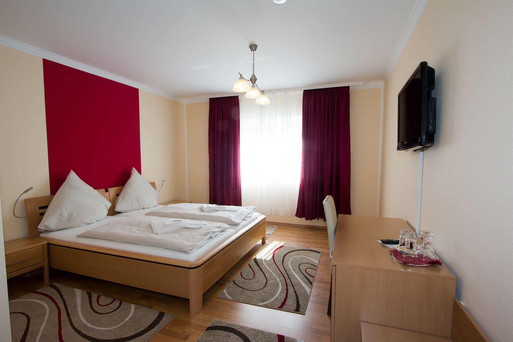 Hotel Rhein-Mosel-View Urbar  Exterior photo